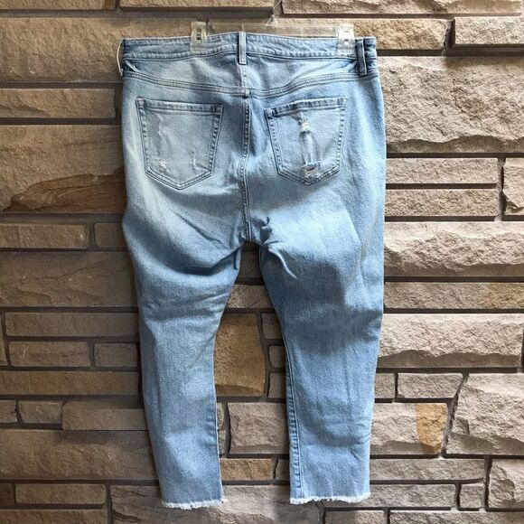 Torrid Stovepipe Straight Classic Denim High-Rise Jean 12 short - Picture 4 of 11